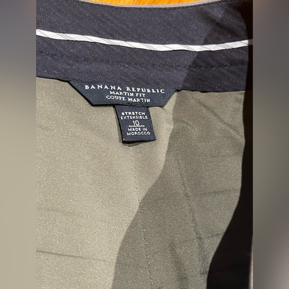 Banana Republic Wool & Spandex blend trousers, Size 10 - Picture 8 of 9